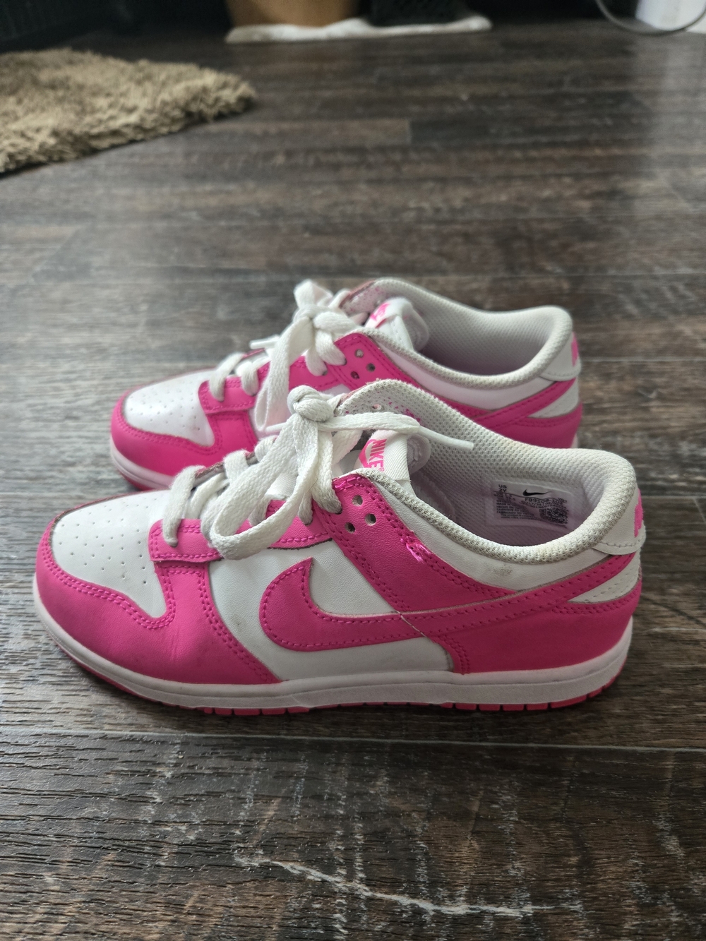 Nike Kids White and Hot Pink Low-Top Sneakers